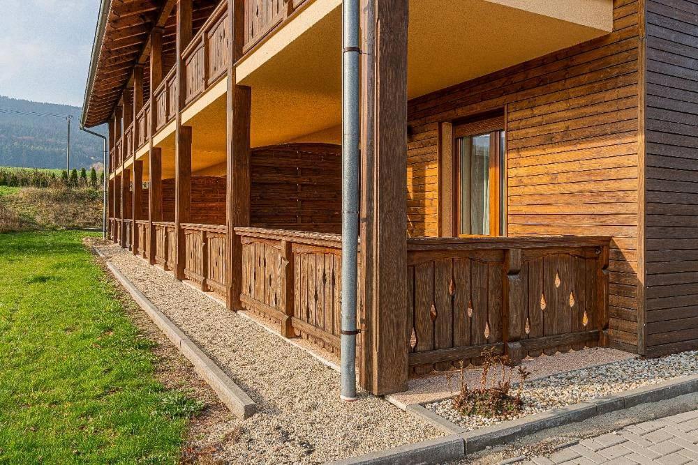 Apartmany Pod Sjezdovkou แชร์เวนาโวดา ภายนอก รูปภาพ